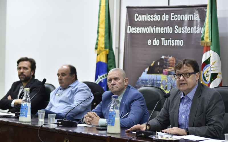 Para representantes da indústria, medida representa aumento da carga tributária e perda de competitividade
