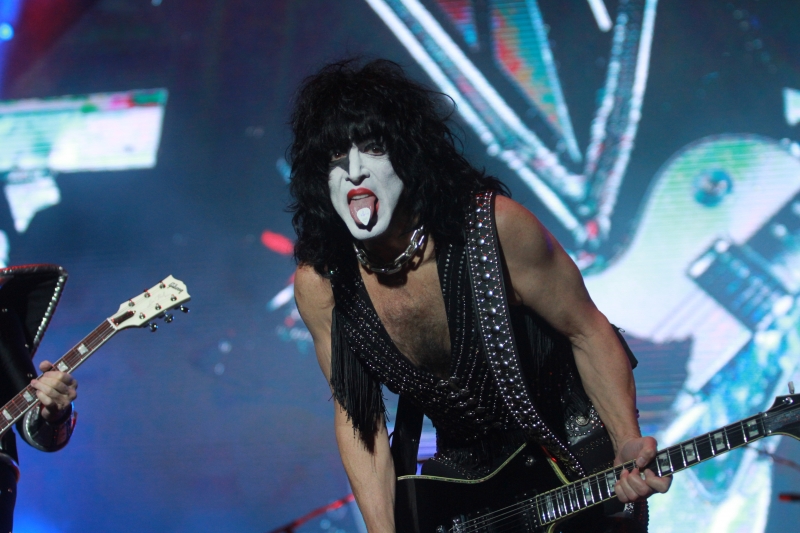 Paul Stanley compensou dificuldades na voz com carisma e profissionalismo