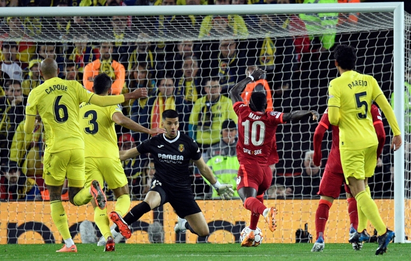 Após ótimo passe de Salah, Mané marcou o segundo gol da vitória inglesa em Anfield