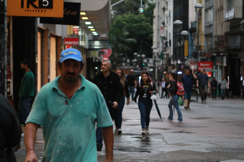 Na comparação com dezembro de 2021, sem ajuste sazonal, as vendas do varejo tiveram alta de 0,4% em dezembro