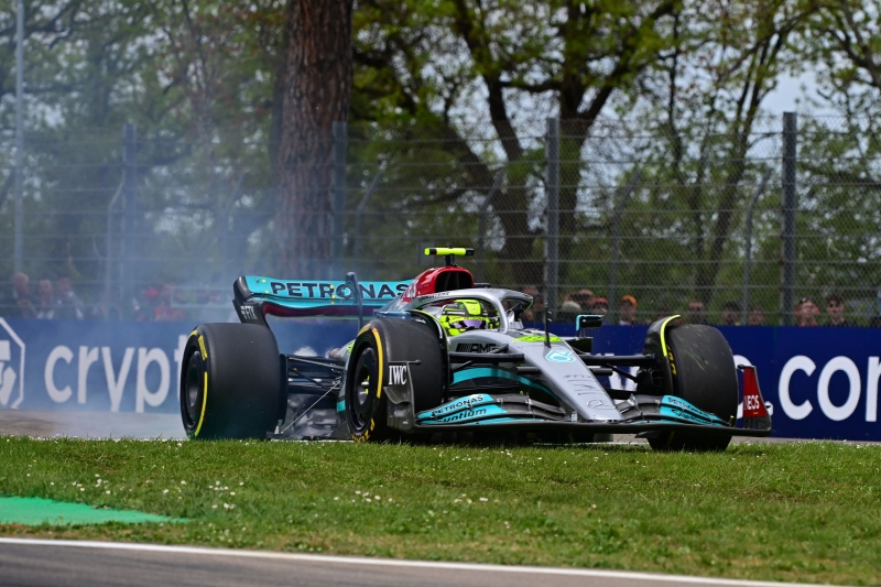 Na última prova, no GP de Emília Romagna, Lewis Hamilton terminou com um frustrante 13º lugar