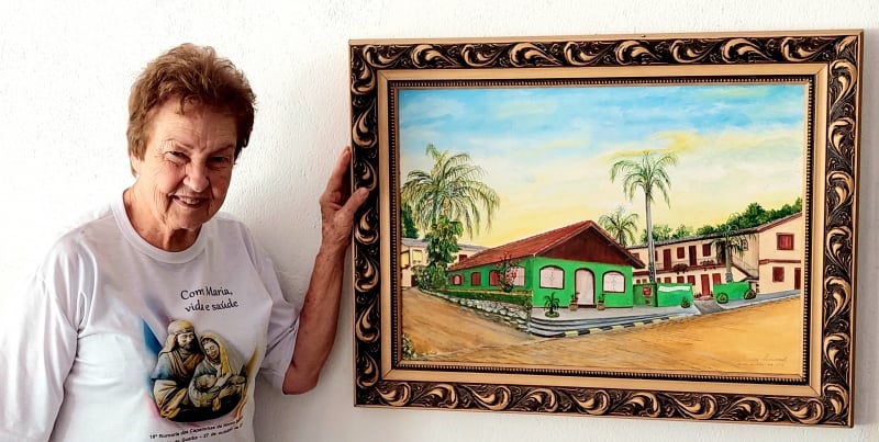 Dona Olinda cria pinturas a óleo, com temáticas ligadas à herança açoriana