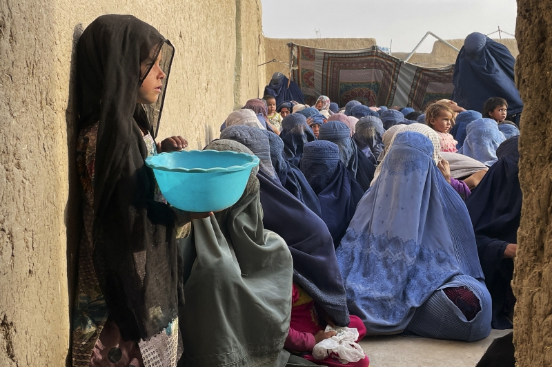 Afeganistão é um dos países dependentes de cereais ou fertilizantes que pode ter a fome agravada