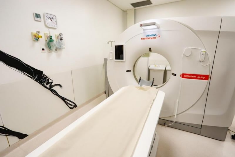 Os recursos são usados para adquirir aparelhos como raio-X de ressonância magnética