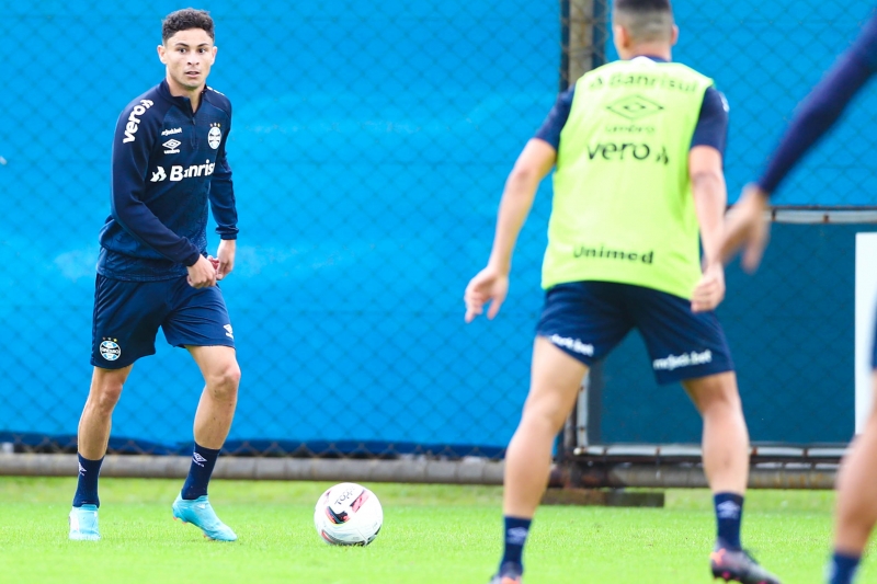 Diogo Barbosa é a única novidade do time de Roger Machado