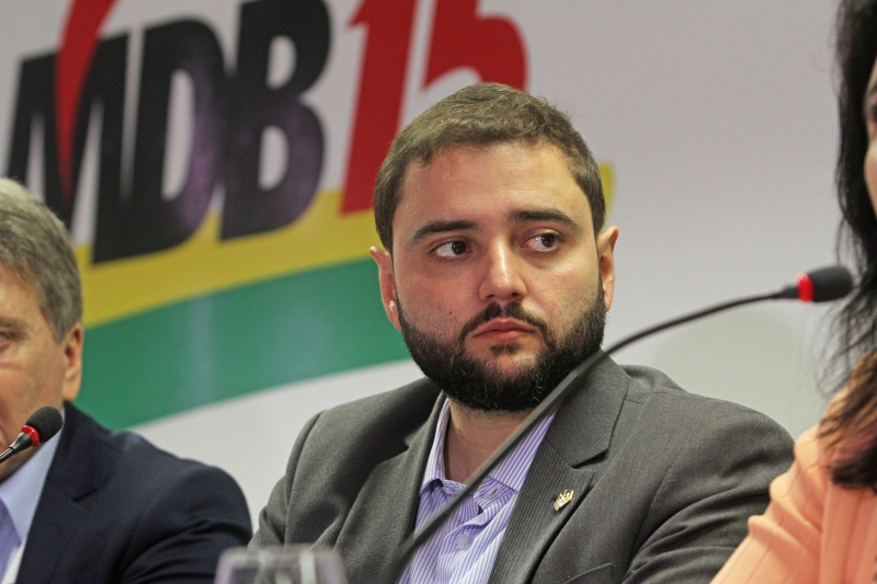 O MDB gaúcho trabalha com a pré-candidatura de Gabriel Souza ao governo do Estado.