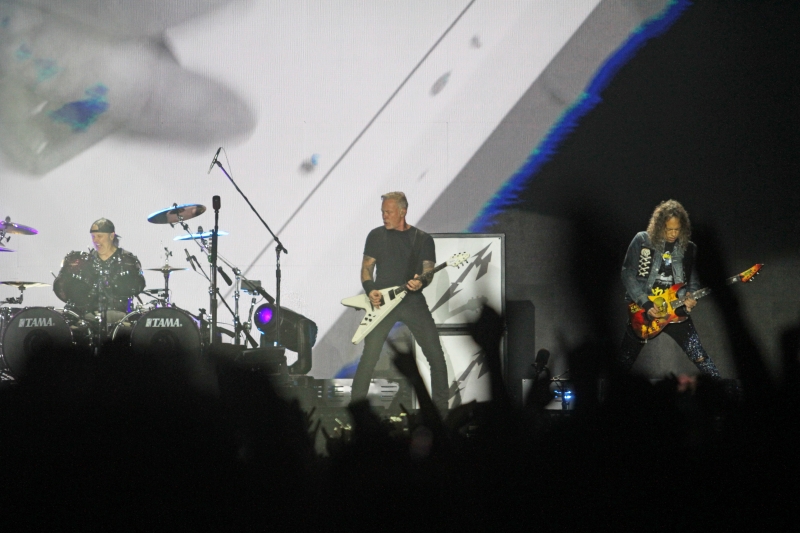 Show dos norte-americanos em Porto Alegre teve estrutura grandiosa, mas poucos momentos de real conexão com o público