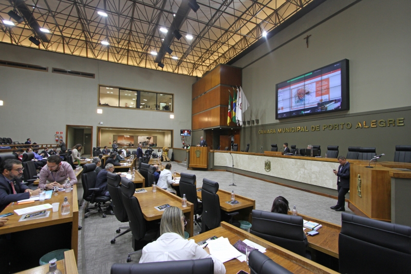 Para aprovação da matéria, serão necessários 24 votos dos 36 vereadores