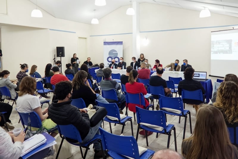 Evento da assinatura foi realizado na sede da Associação de Engenheiros e Arquitetos de Canoas