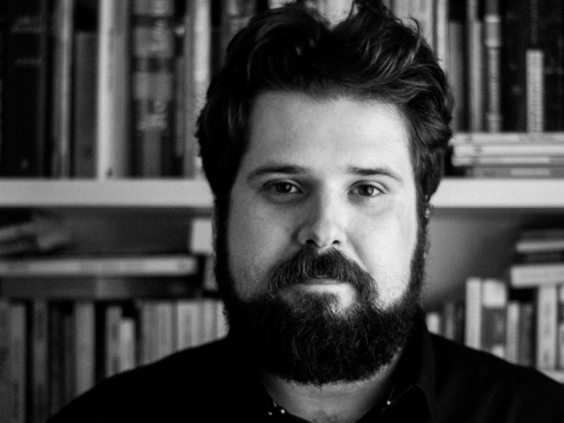 No lançamento, participa ainda de um bate-papo com Irka Barrios e Caroline Joanello