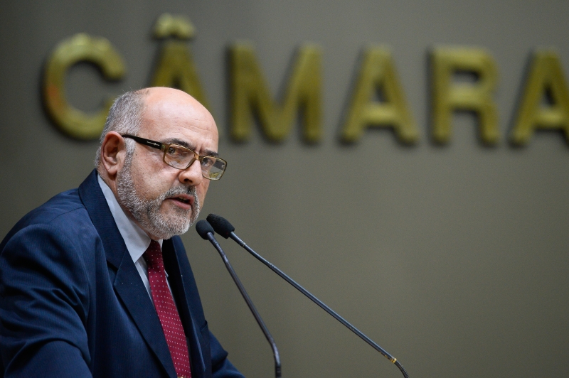 Brum foi servidor em Porto Alegre e dirigente de entidades de classe