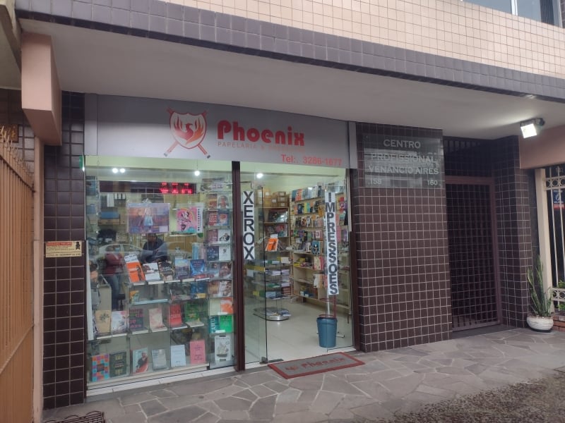 A Phoenix Papelaria, na avenida Venância Aires, opera há 22 anos, mas agora tem um novo propósito