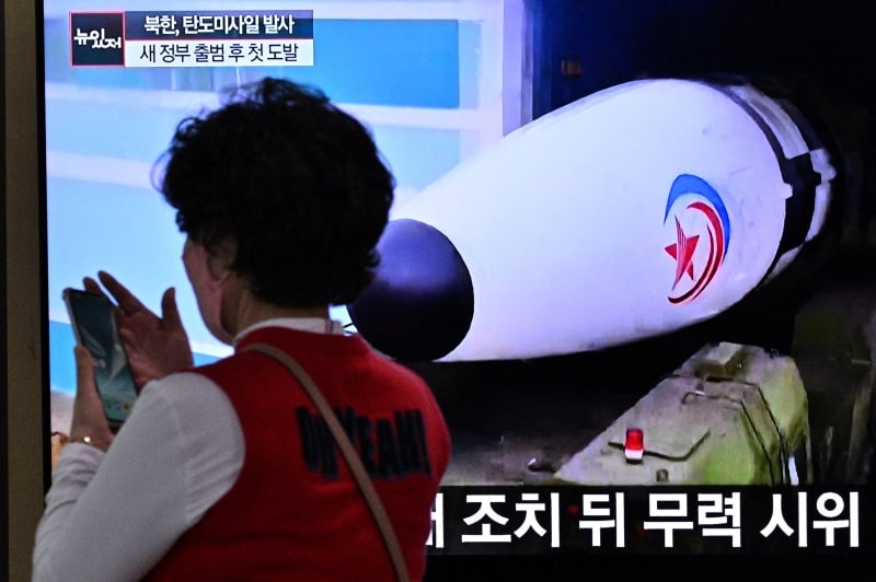 Os mísseis foram disparados às 18h29min (hora local), da área de Sunan, nas proximidades de Pyongyang