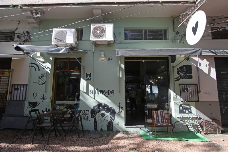 O caf&eacute; surgiu para arrecadar fundos para a casa sustent&aacute;vel que os s&oacute;cios t&ecirc;m no Litoral Foto: LUIZA PRADO/JC