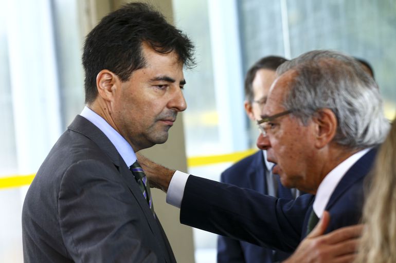 Tensão aumentou quando Sachsida citou os estudos para a privatização da Petrobras
