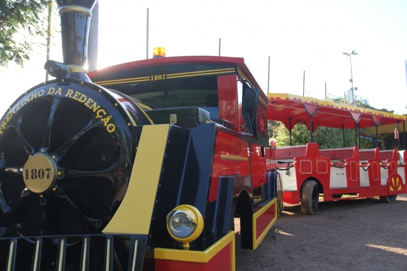 Com investimento de R$ 600 mil, trem tem dois vagões e capacidade total de 48 passageiros