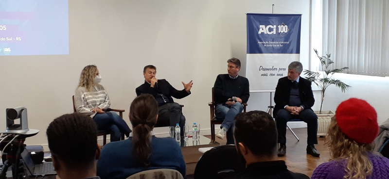 Com a presença de nomes ligados ao governo estadual, evento discutiu iniciativas em desenvolvimento