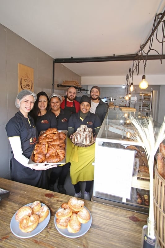 Hoje a equipe é composta por atendentes, chefs e uma estagiária Foto: LUIZA PRADO/JC