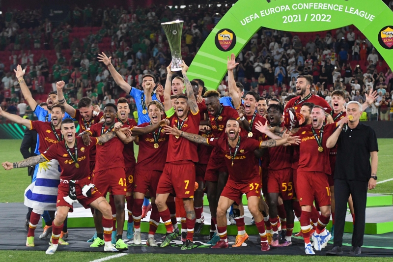 Comandada por Mourinho, Roma chegou a sua primeira conquista em um torneio organizado pela Uefa
