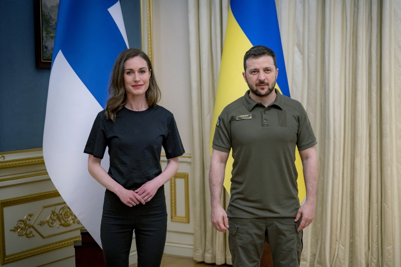 Sanna Marin reuniu-se nesta quinta-feira (26) com o presidente da Ucrânia, Volodimir Zelensky