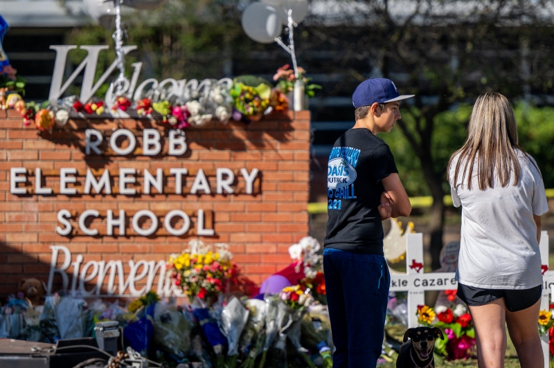 Ataque à escola deixou 19 crianças e duas professoras mortas na terça-feira (24), em Uvalde, no estado do Texas