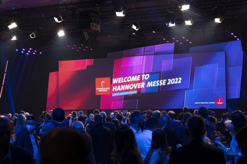 Cerimônia de abertura ocorreu neste domingo à noite no centro de eventos de Hannover
