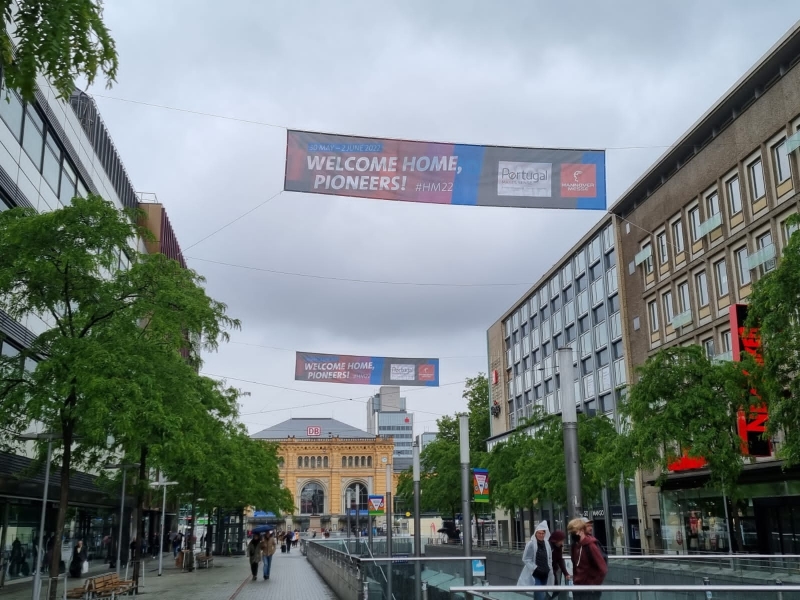 {'nm_midia_inter_thumb1':'https://www.jornaldocomercio.com/_midias/jpg/2022/05/29/206x137/1_whatsapp_image_2022_05_29_at_16_39_57__1_-9646455.jpeg', 'id_midia_tipo':'2', 'id_tetag_galer':'', 'id_midia':'6293ccdf55990', 'cd_midia':9646455, 'ds_midia_link': 'https://www.jornaldocomercio.com/_midias/jpg/2022/05/29/whatsapp_image_2022_05_29_at_16_39_57__1_-9646455.jpeg', 'ds_midia': 'Faixas destacam pioneirismo de Hannover e Portugal, país parceiro neste ano', 'ds_midia_credi': 'GUILHERME KOLLING/ESPECIAL/JC', 'ds_midia_titlo': 'Faixas destacam pioneirismo de Hannover e Portugal, país parceiro neste ano', 'cd_tetag': '1', 'cd_midia_w': '800', 'cd_midia_h': '600', 'align': 'Left'}