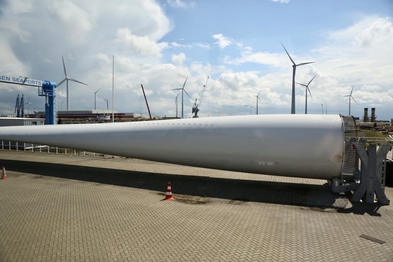 Complexo de energia no Porto de Eemshaven foi a primeira parada da comitiva do governo e Fiergs   