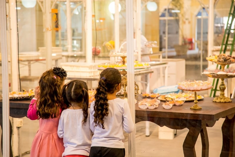 Após dois anos sem presença de público, feira se estende até dia 19 e terá guloseimas a partir de R$ 5,00