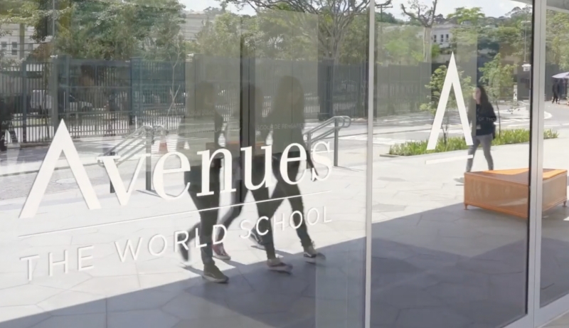 Segundo a administra&ccedil;&atilde;o do col&eacute;gio, os exemplares j&aacute; distribu&iacute;dos ser&atilde;o coletados