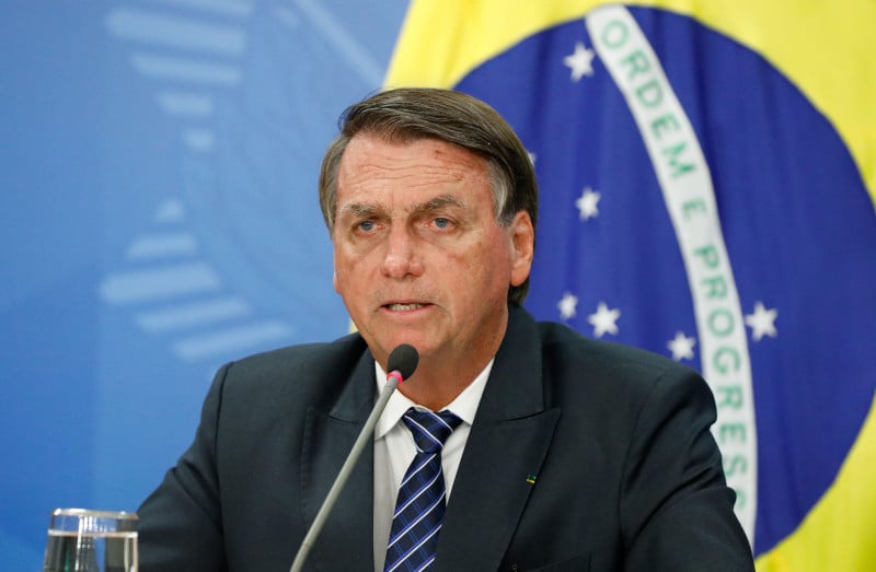 Bolsonaro também dispensou Roberta Muniz Codignoto da função de membro da comissão