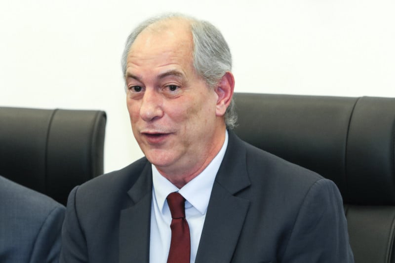 Ciro n&atilde;o descarta apoiar FL&aacute;vio Bolsonaro (PL) na disputa pela presid&ecirc;ncia