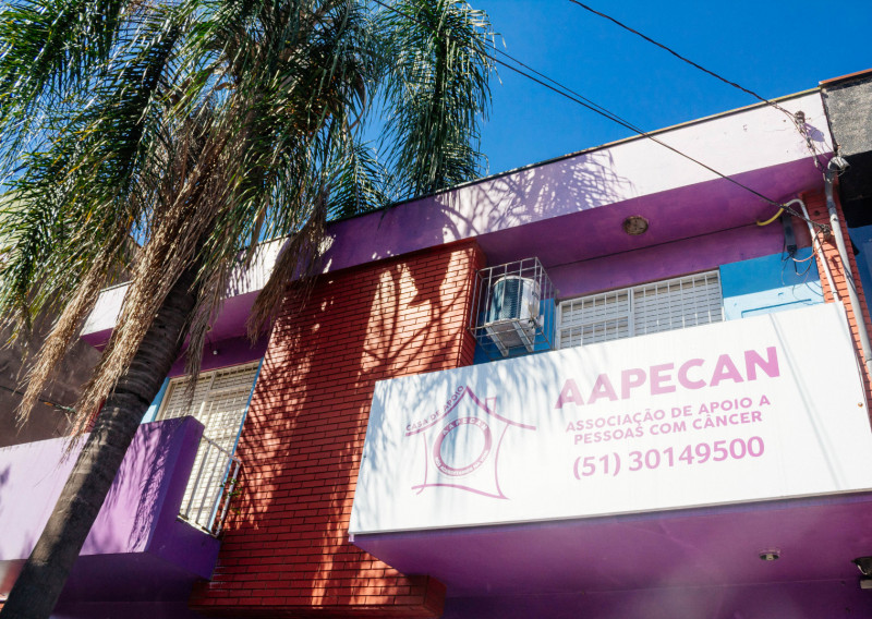 Instituição ajuda distribui suplementos alimentares para dieta enteral