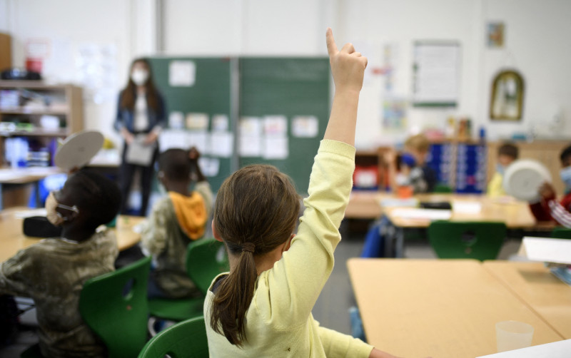 Salários defasados, violência e pressão por resultados contribuem para o estresse de professores na educação infantil