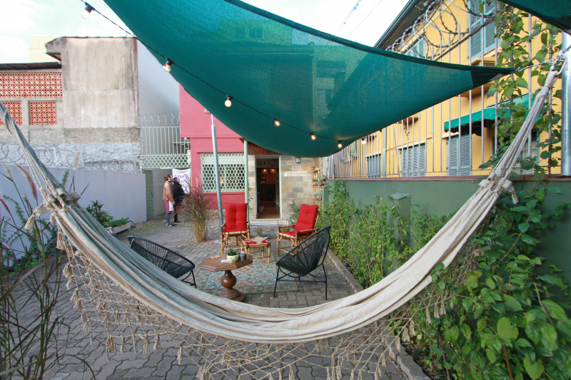 Embora ofere&ccedil;am wi-fi, a dupla sugere que os visitantes se distanciam das telas e aproveitem o espa&ccedil;o Foto:  Andressa Pufal/JC