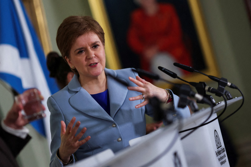 Para Nicola, é 'hora de apresentar uma visão diferente e melhor'