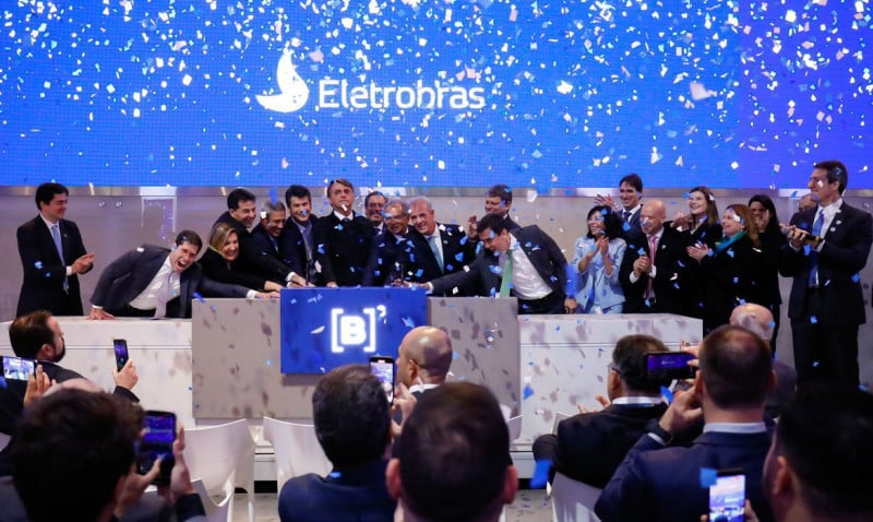 Presidente não discursou no evento, mas ministro de Minas e Energia destacou o dia como 'histórico'