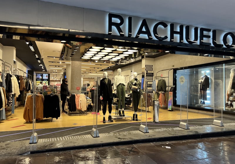 Grupo, que tem lojas no RS, alega que a medida busca 'otimização dos negócios no País'