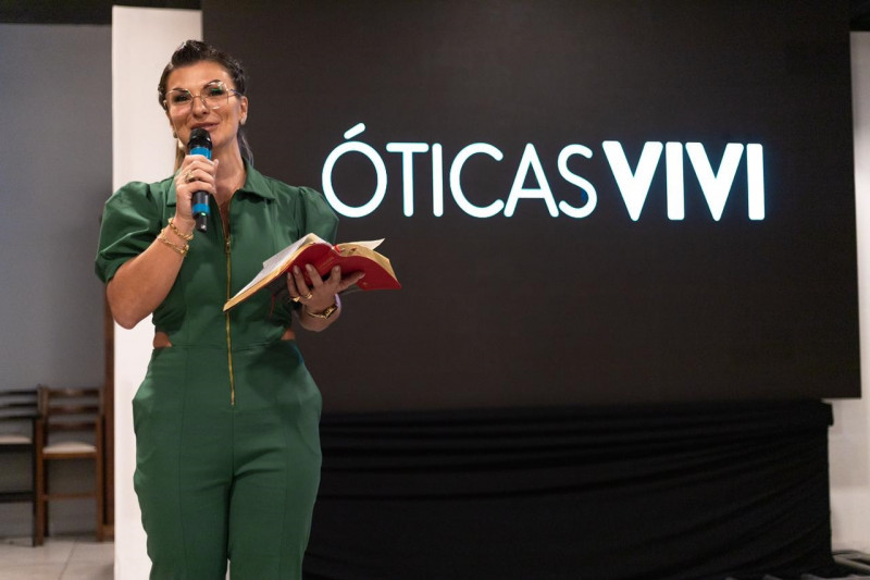 Viviane, que empreende desde 2006, agora aposta em atua&ccedil;&atilde;o nacional Foto: &Oacute;TICAS VIVI/REPRODU&Ccedil;&Atilde;O/JC