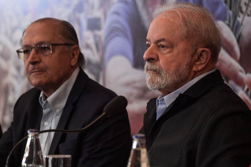Segundo Lula, a prioridade do governo será "recuperar" o País