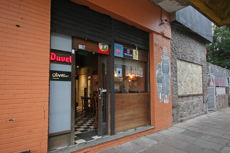 O Olivos 657 fica na rua da Rep&uacute;blica e opera de ter&ccedil;a-feira a domingo, das 18h30min &agrave;s 23h Foto:  Luiza Prado/JC