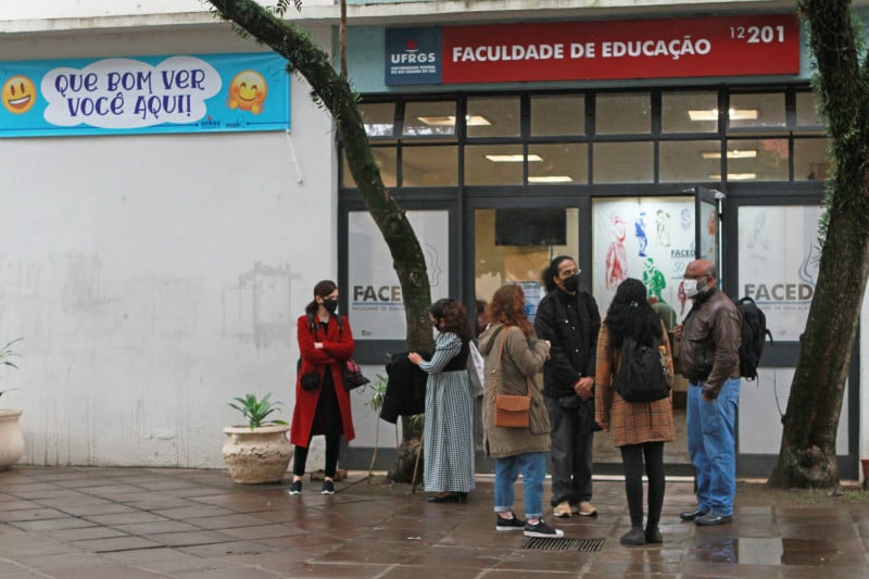 Bloqueio de recursos atinge atividades fundamentais de ensino, pesquisa e extensão, entre outras