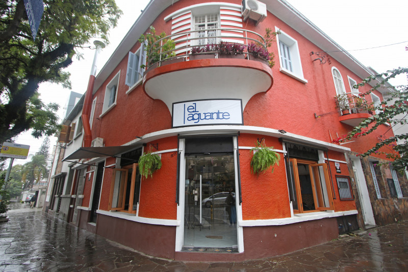 Fotos do bar El Aguante, nova operação no Rio Branco.
 Foto:  Luiza Prado/JC