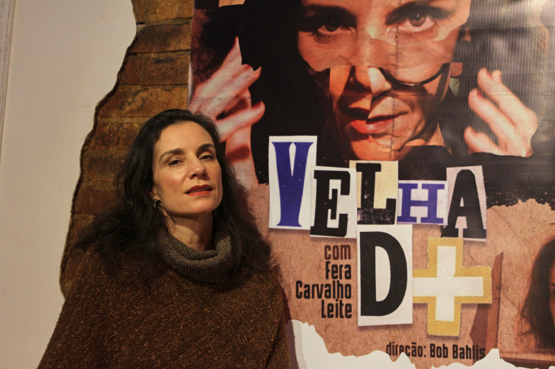 Fera Carvalho Leite está há um ano em cena com a peça que tem uma temática feminista e anti-etarista
