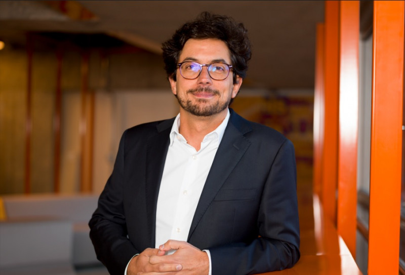 Guerra ressalta a aproximação com marcas locais para a expansão