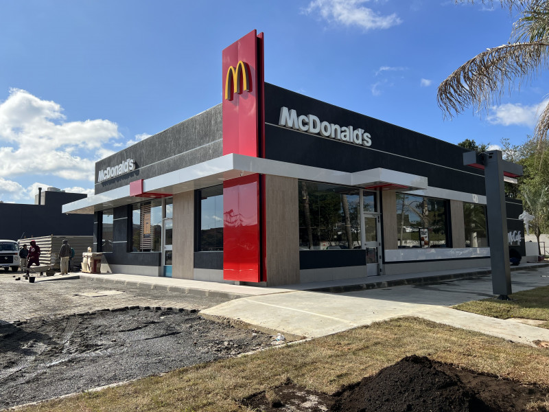 Unidade está com instalação quase pronta, só faltando acabamentos externos no estacionamento 