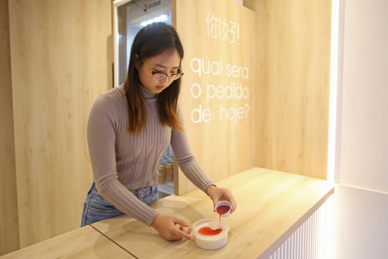 Fotos do Shimu, novo espa&ccedil;o de gastronomia oriental de Porto Alegre.
Na foto: Isa Zhang Li Foto: Luiza Prado/JC