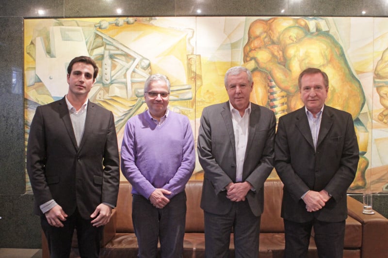 Presidente do banco, Cláudio Coutinho, e o vice, Irany Sant'Anna Junior, foram recebidos por Mércio Tumelero e Giovanni Tumelero no JC