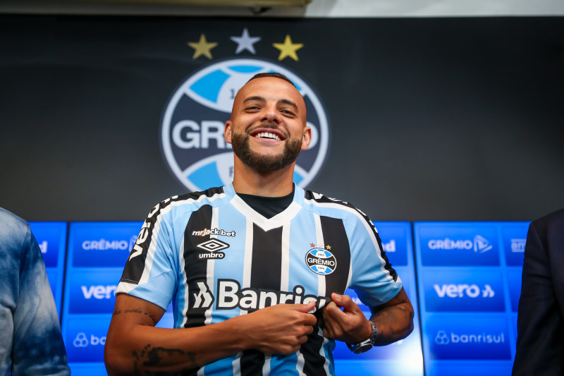 Com o aval do 'paizão' Roger, Guilherme vestirá a camisa 11 