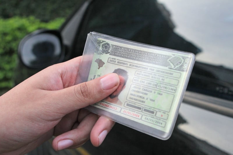 O veto é derrubado dias após a aprovação de uma reformulação no processo de obtenção da Carteira Nacional de Habilitação (CNH) para eliminar a obrigatoriedade de aulas